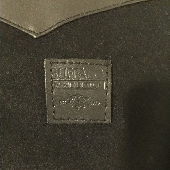 David button - Picture 2 of 5